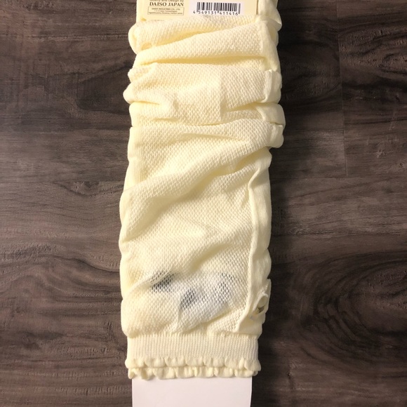 NWT Yellow Panda Arm Sleeve - Picture 3 of 4